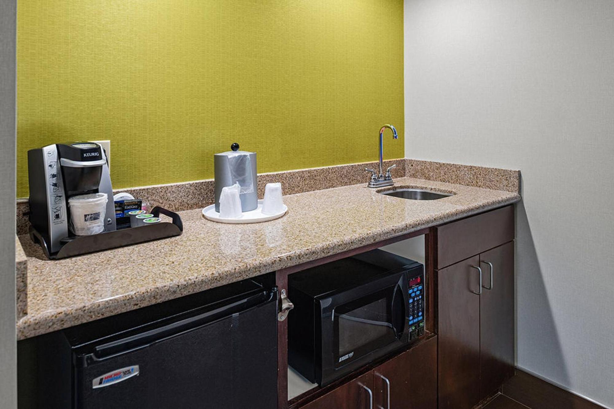 Holiday Inn Express Hotel & Suites Twentynine Palms By Ihg Exterior photo